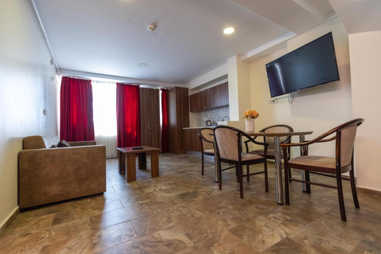 בוקרשט Aparthotel Sir Fundeni Tower מראה חיצוני תמונה