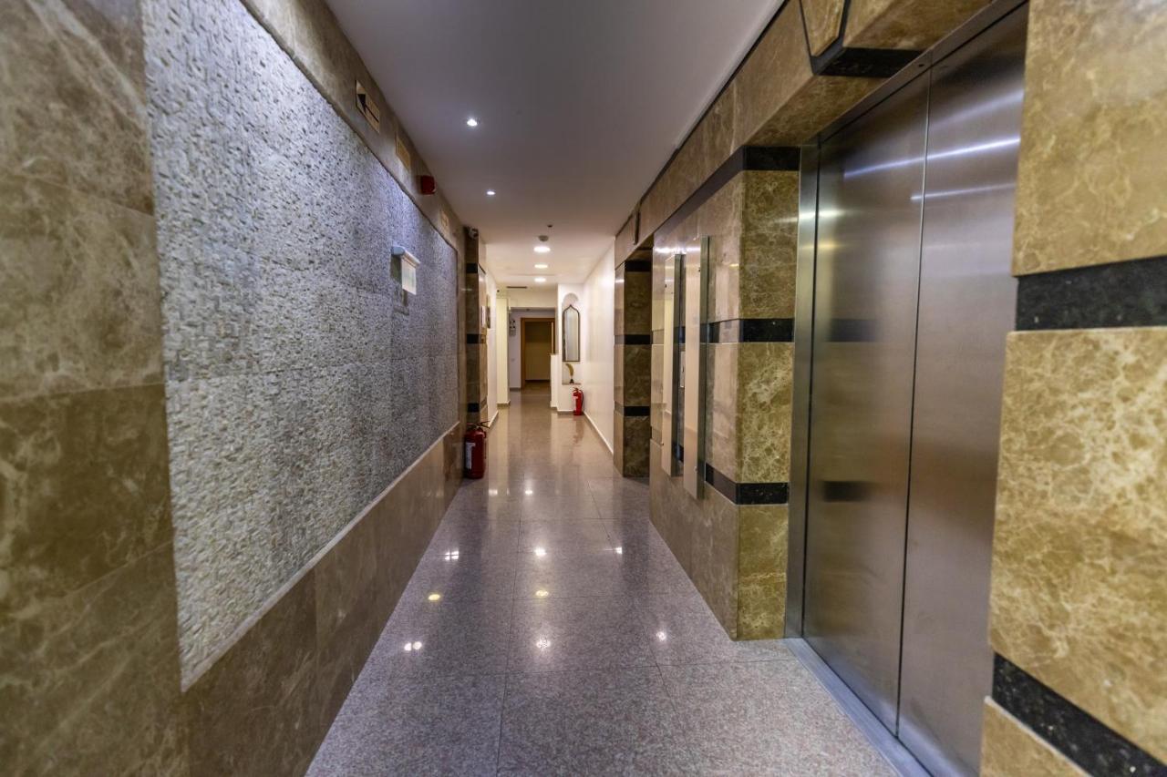 בוקרשט Aparthotel Sir Fundeni Tower מראה חיצוני תמונה