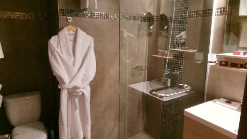 בוקרשט Aparthotel Sir Fundeni Tower מראה חיצוני תמונה